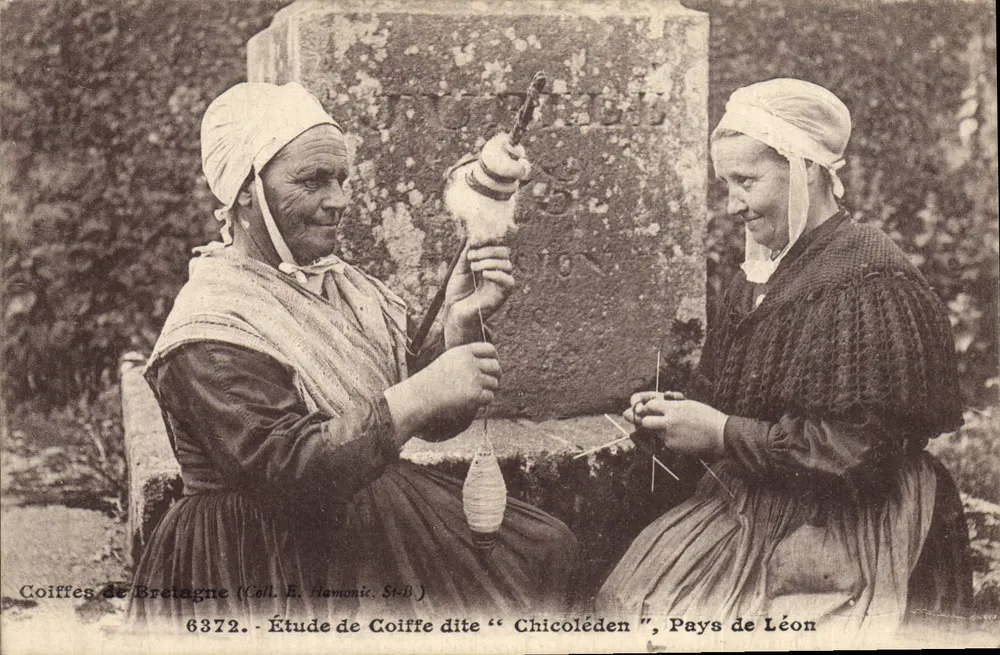 Coiffes da Bretanha — Estudo de Coiffe dita "Chicoléden", Terras de Léon — Coll. E. Hamonic, St-B. - Frente