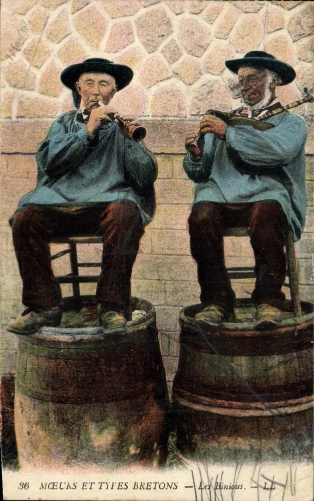 Mœuas e Tipos Bretões — Os Biniouns — LL - Frente