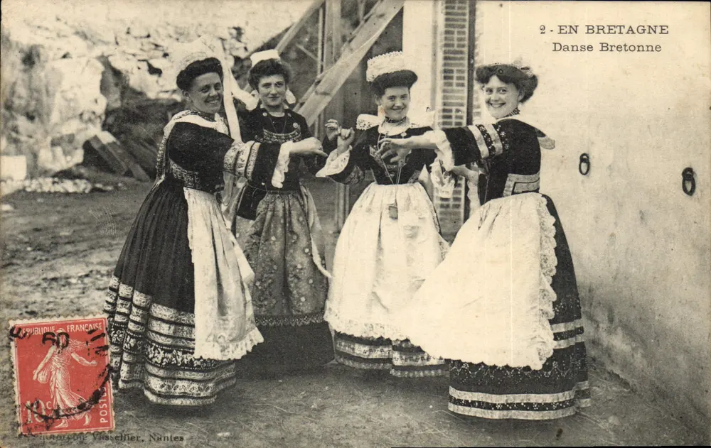 Dança Bretã — 2. EM BRETAGNE — Gistellier, Nantes - Frente