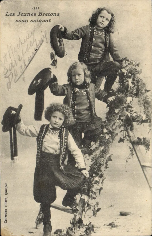 Os Jovens Bretões — saúdam — Coleção Villard, Quimper, n°4321 - Frente