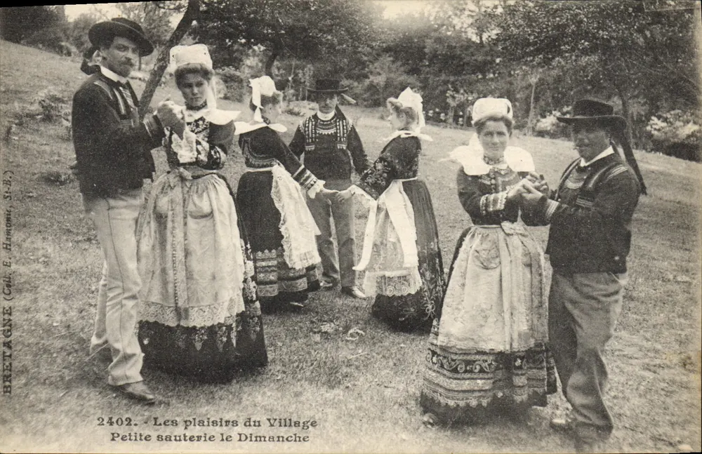 Bretagne (Coll. E. Hémont, St-B.) — Die Freuden des Dorfes — Ein kleines Tanzfest am Sonntag — n° 2402 - Vorderseite