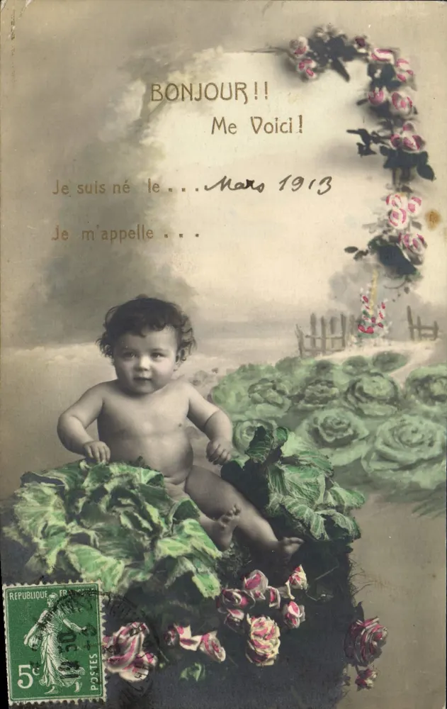 Bebê sentado em choux — cartão postal de 1913 — Série N°7000 - Frente