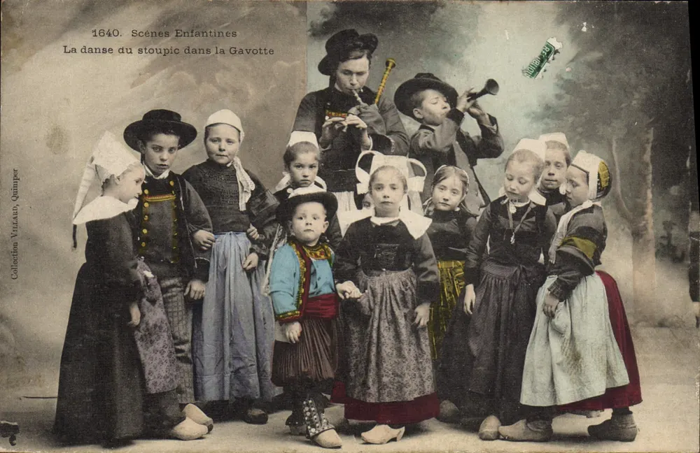 Kinderszenen — Der Stoupic-Tanz in der Gavotte — Sammlung Villann, Quimper - Vorderseite