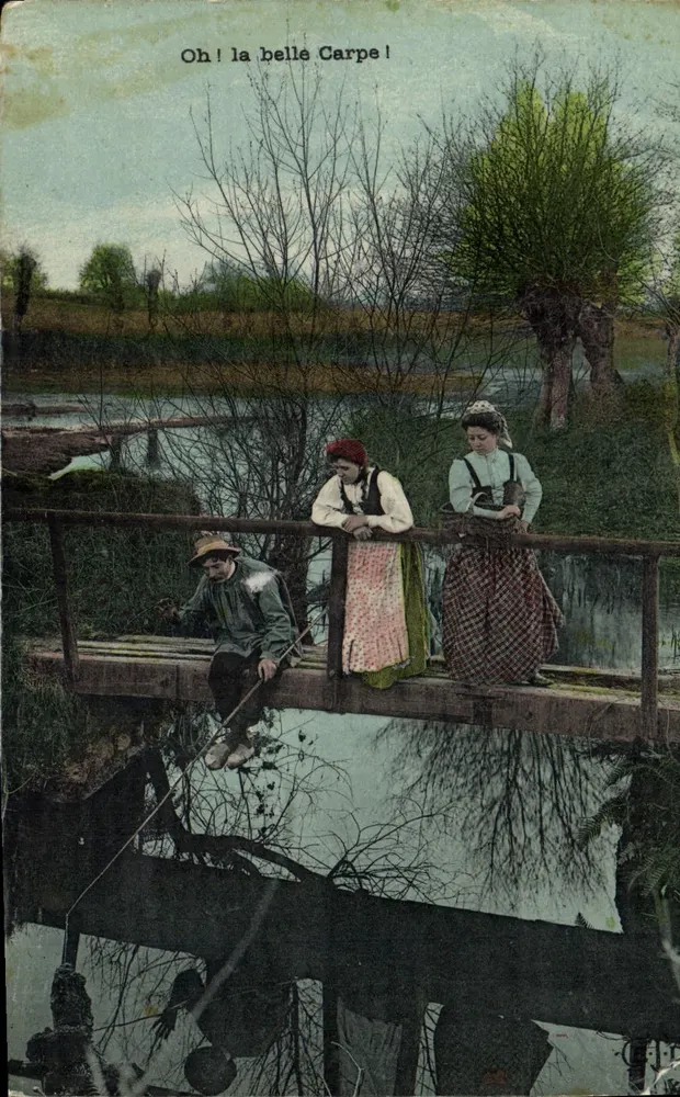 Scène de pêche sur un pont — Oh ! la belle Carpe ! — éditeur non visible - Frente