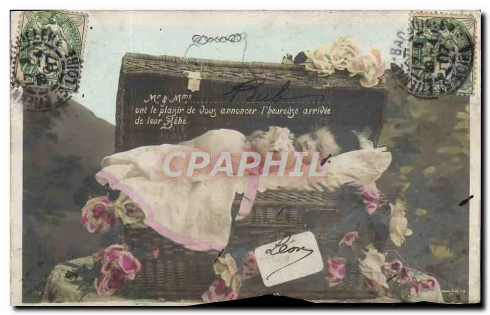 Nouveau-né dans un panier — scène de naissance décorée de roses — éditeur anonyme - Frente
