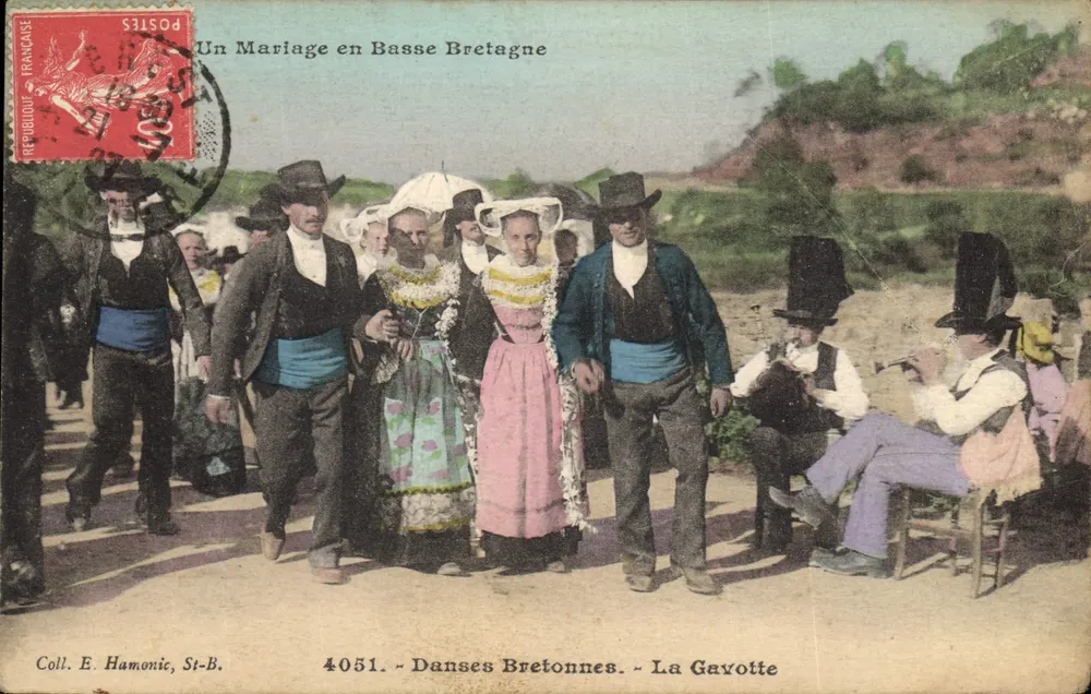 Eine Hochzeit in der Niederen Bretagne — Bretonische Tänze. Die Gavotte — Coll. E. Hamonic, St-B. — N° 4051 - Vorderseite