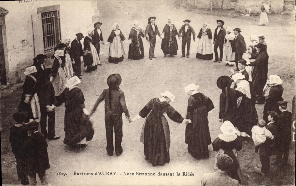 Um Auray - Bretonische Hochzeit, die Ridée tanzt - Vorderseite