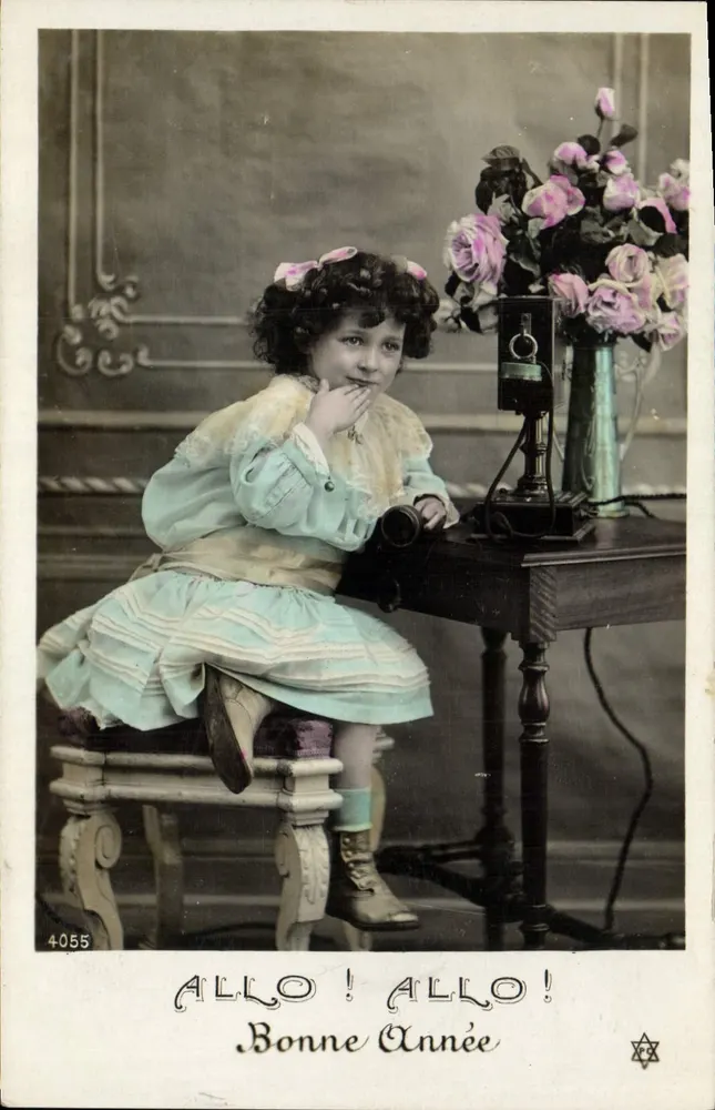 Kleine Mädchen mit Telefon — unbekannter Verlag, Nr. 4055 - Vorderseite