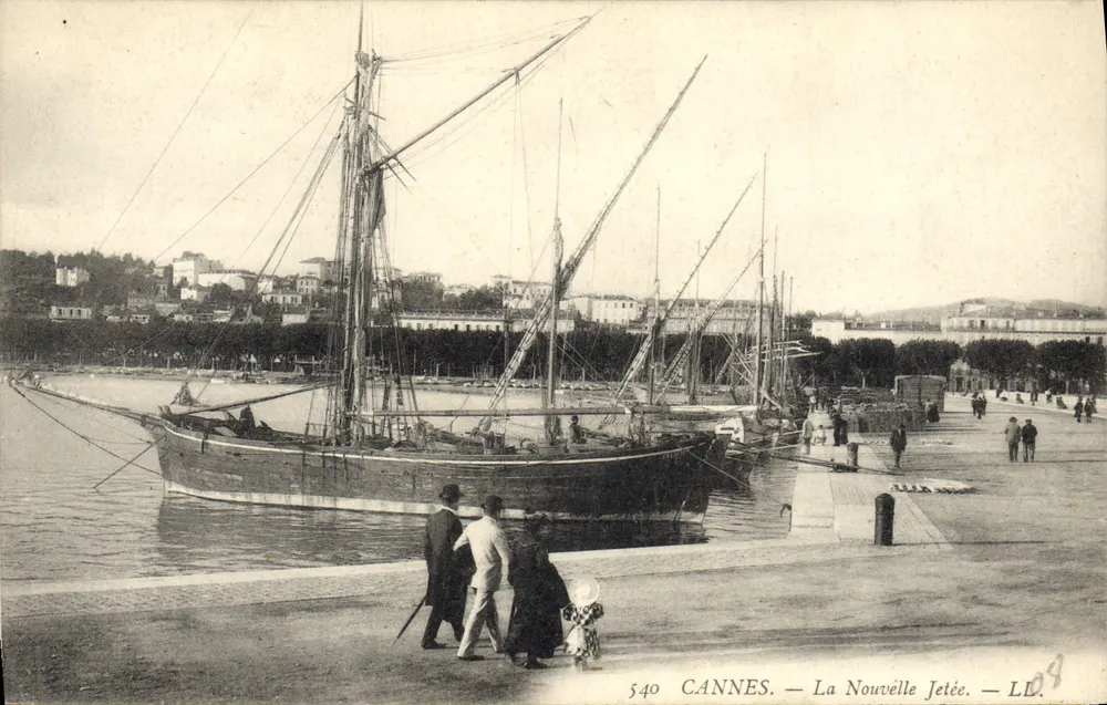 CANNES — A Nova Dique — LL, n° 540 - Frente