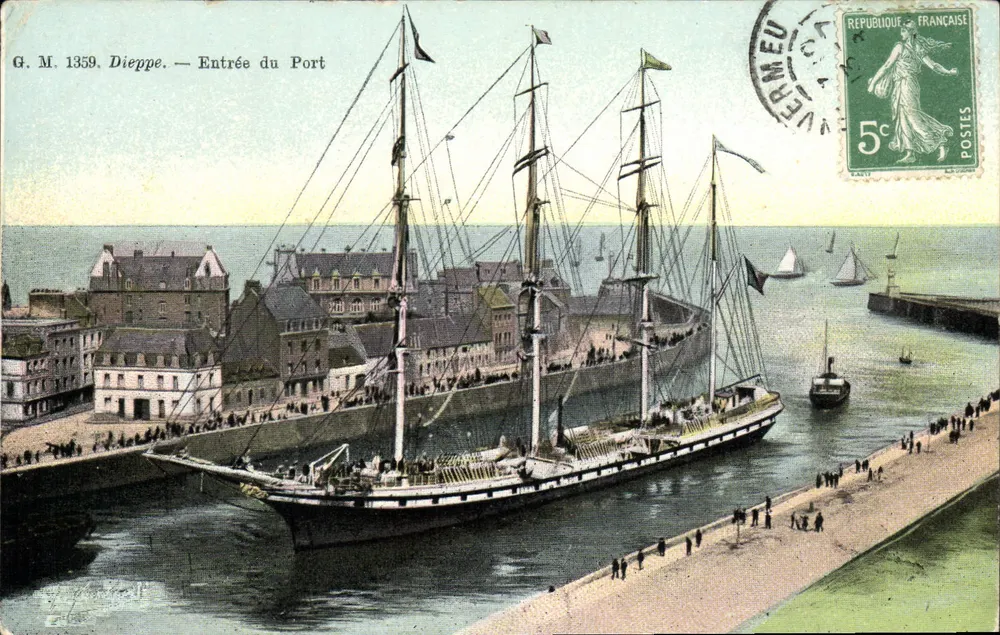 Dieppe — Entrée du Port — G. M. 1359 - Frente