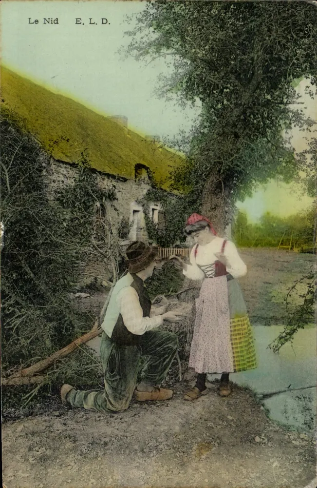 Um homem ajoelhado diante de uma mulher — cena de pedido de casamento — E. L. D. - Frente