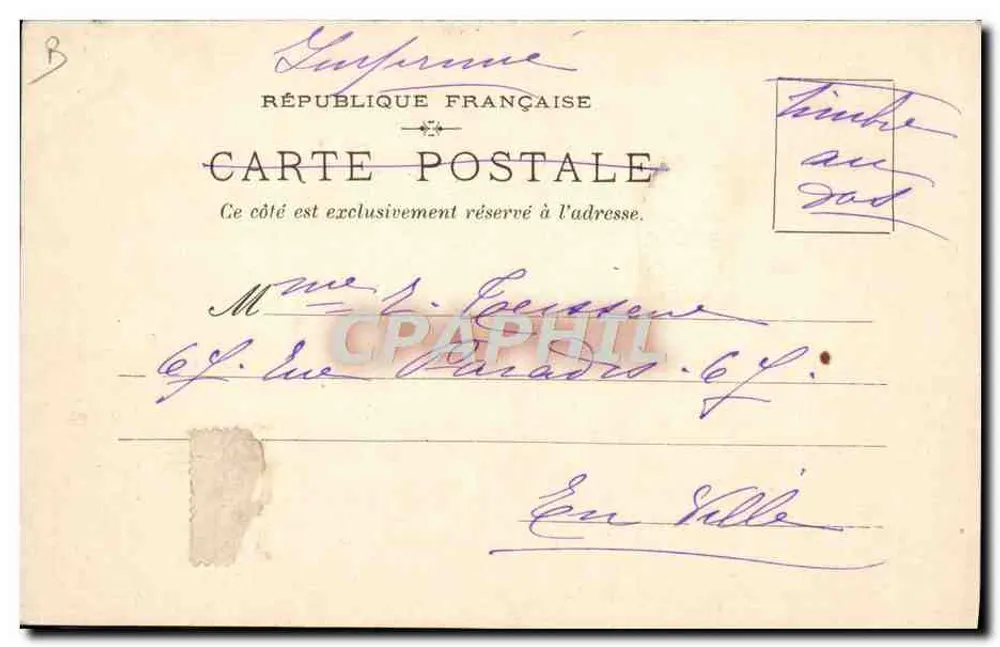 Bretagne — Frau im traditionellen Kleid mit Fackel vor Menhiren — Verlag Dépose, Seriennummer nicht sichtbar - Rückseite