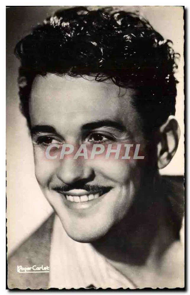 Frank Villars — retrato sorridente — Roger Carlet - Frente