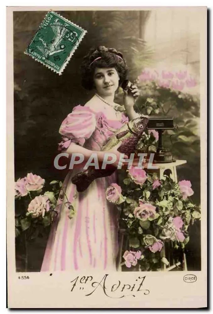 Junge Frau in einem rosa Kleid — 1. April — Verlag Circe, Nr. 4554 - Vorderseite