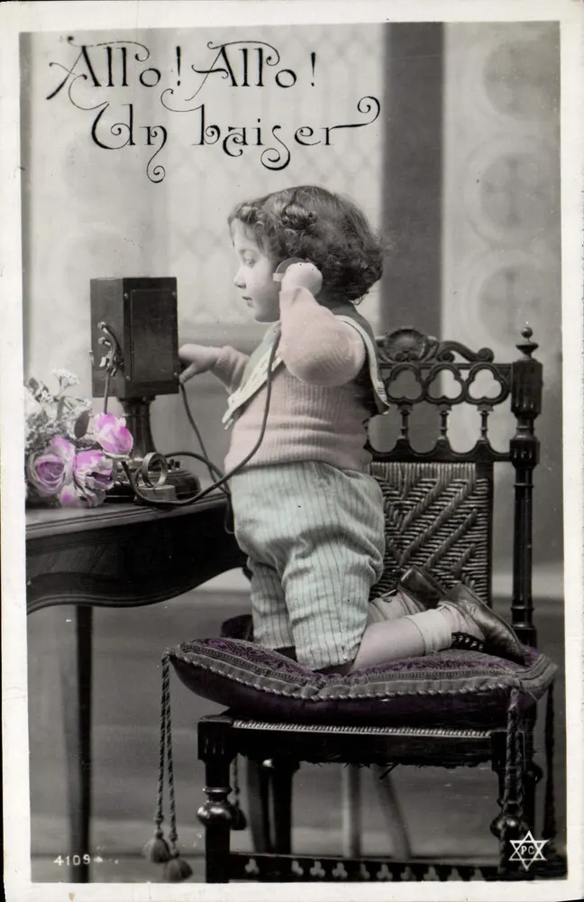 Kind am Telefon — Allô! Allô! Ein Kuss — PC - Vorderseite