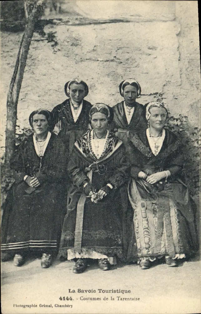 Costumes de la Tarentaise — La Savole Touristique — Photographie Grimal, Chambéry - Frente