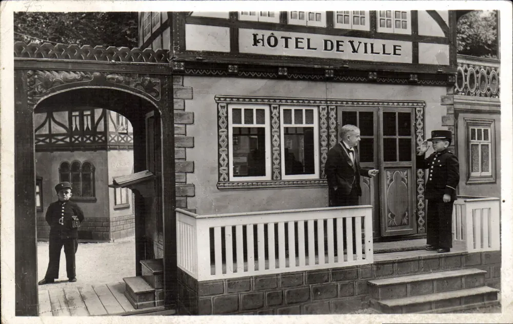 Rathaus — Königreich Lilliput — H. Chipault, Boulogne-sur-Seine - Vorderseite