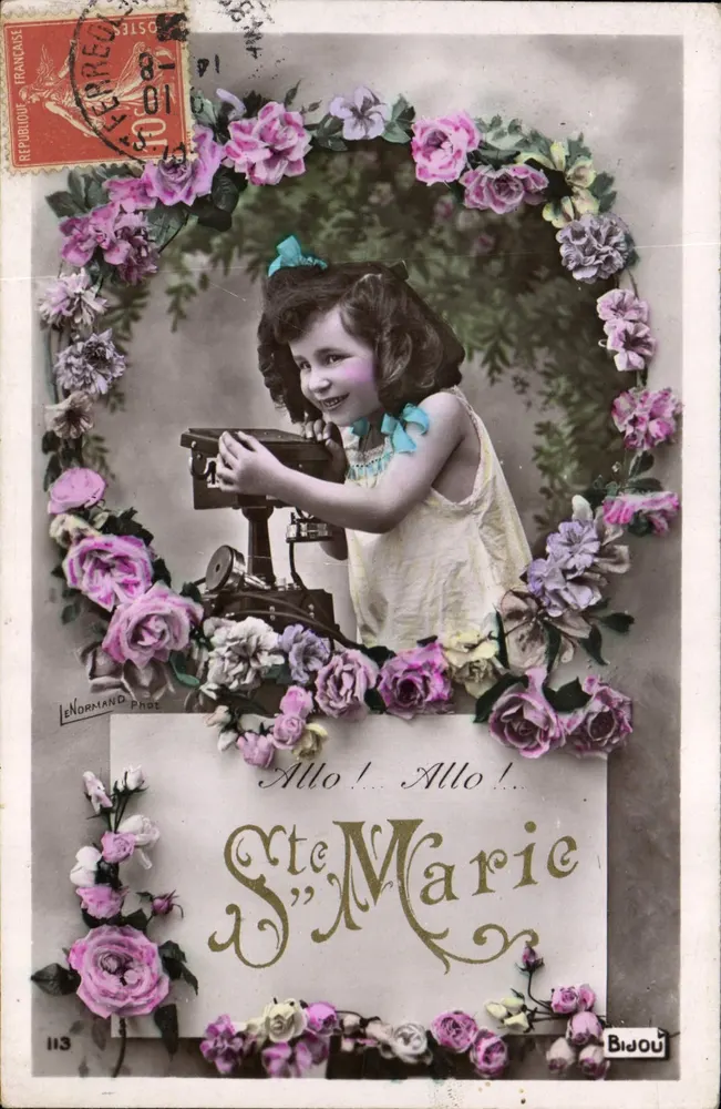 Mädchen, das ein Telefon spielt — S. Marie — Bidou, Nr. 113 - Vorderseite