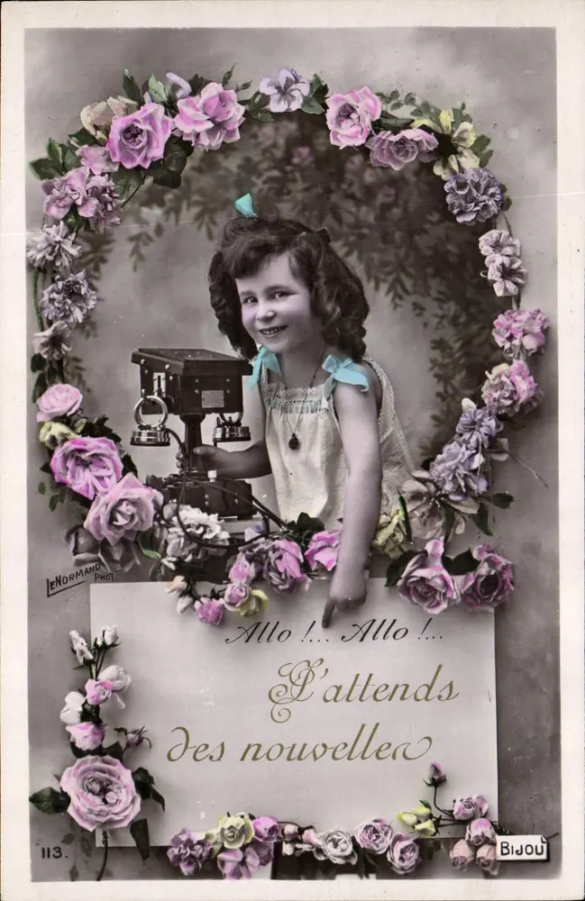 Kleine Mädchen mit Kamera — Blumendekoration — Le Normand Phot. n°113, Bidou - Vorderseite