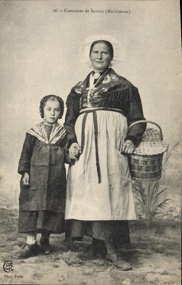Trajes de Savoia (Maurienne) — Série 16 — Fot. Perla - Frente