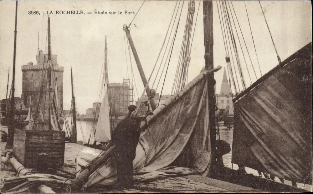 La Rochelle — Ansicht des Hafens — n° 8986 - Vorderseite