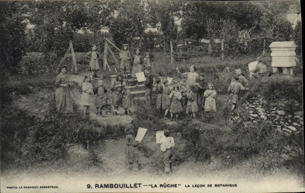 Rambouillet — 'La Ruche' — De les in de botanie — Foto Le Provost, Argenteuil - Voorkant