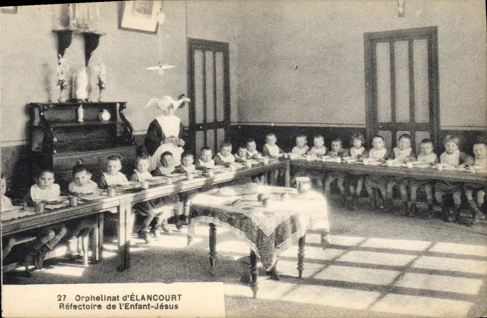 Refectory des Waisenhauses ÉLANCOURT — Waisenhaus des Kindes Jesu — Union Phototypique Parisienne - Vorderseite