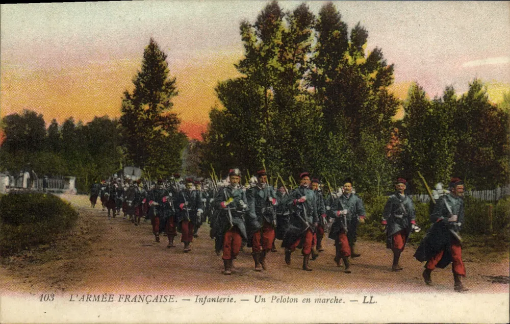 DIE FRANZÖSISCHE ARMEE — Infanterie — Ein Zug im Marsch — LL. — N° 103 - Vorderseite