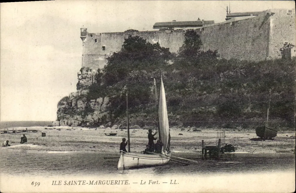 Insel Sainte-Marguerite — Das Fort — LL. — n° 659 - Vorderseite