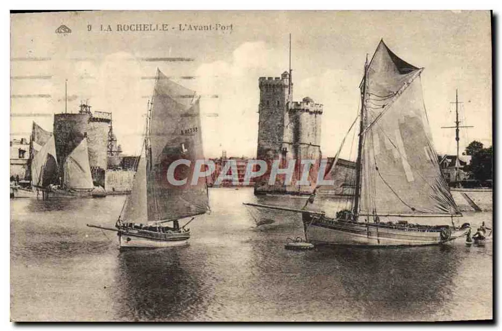 La Rochelle - Der Hafenbereich — Hafenansicht mit Segelschiffen und Zitadellen-Turm — unbekannter Verlag, Seriennummer 9 - Vorderseite