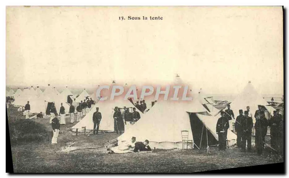 Campo militar — Soldados sob tendas — n°13 - Frente