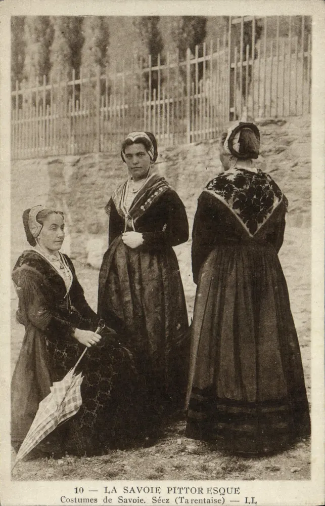 Kleidung der Savoie — Séez (Tarentaise) — LL - Vorderseite