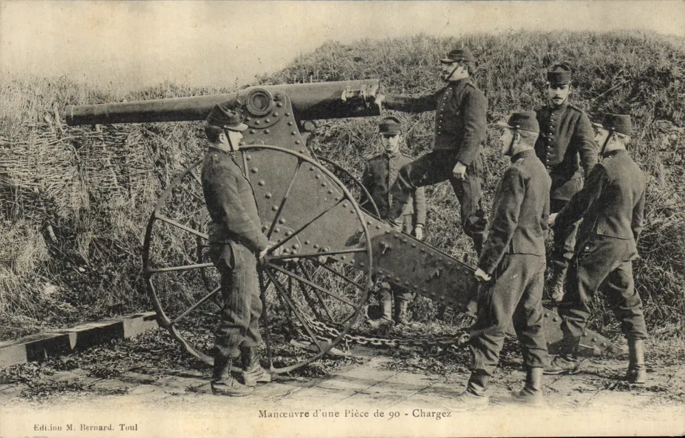 Manöver einer 90-mm-Kanone — Ladevorgang — Edition M. Bernard, Toul - Vorderseite
