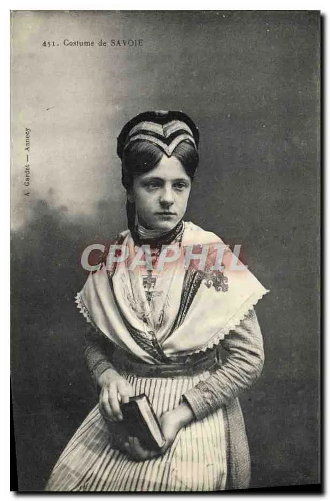 Traje de SAVOIE — Sujeto: mulher usando traje tradicional — editor A. Gardet — n° de série 451 - Frente