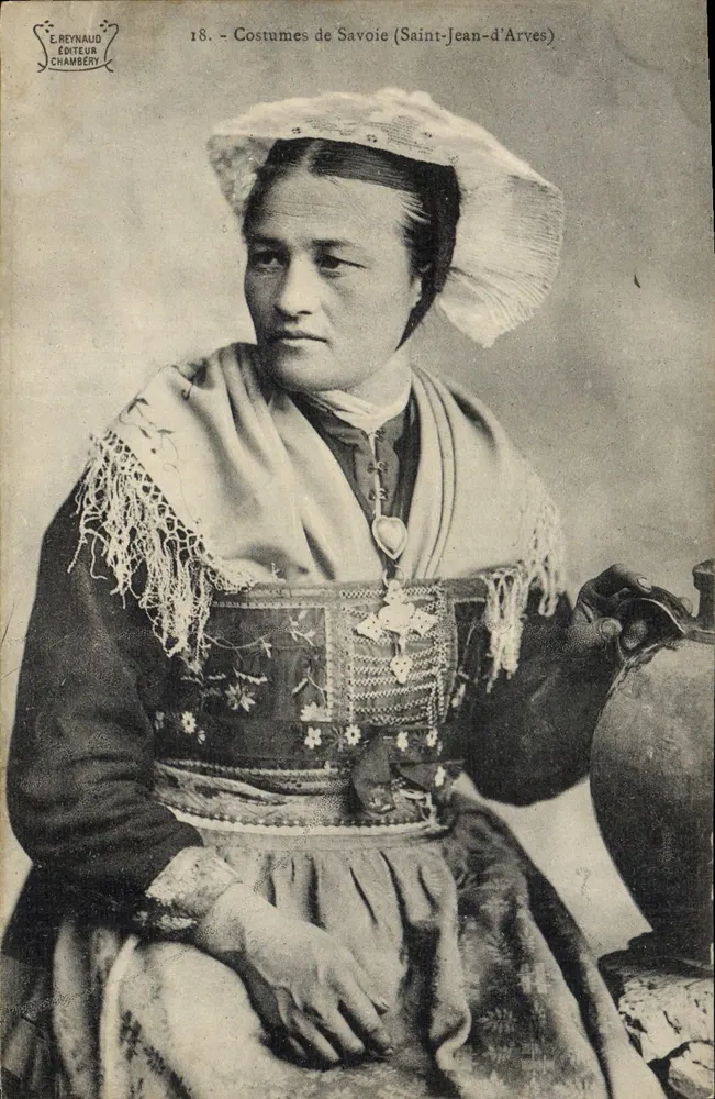 Trajes da Saboia (Saint-Jean-d'Arves) — E. Reynaud, fotógrafo, Chambéry, n°18 - Frente