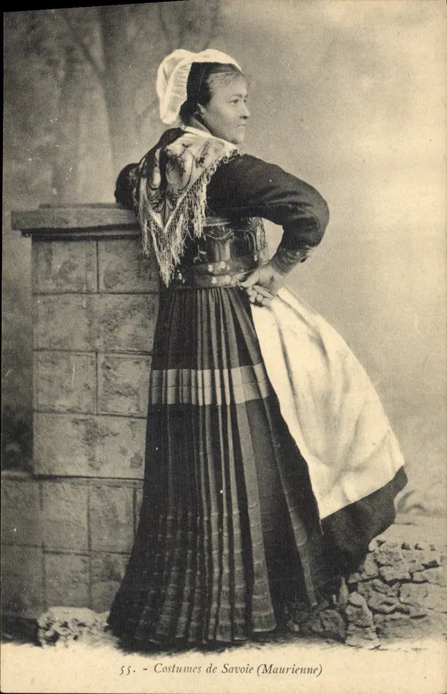 Mulher em traje mauriennais — Savoie (Maurienne) — C. Retraido, Editora Chamézy, n°55 - Frente