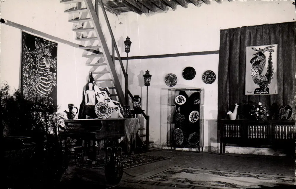 Sant-Vicens Keramik — Salonhof im Ausstellungsraum — Edition Photo Goudin, Perpignan - Vorderseite
