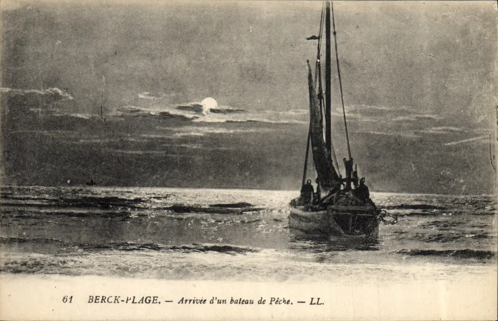 Berck-Plage — Chegada de um barco de pesca — LL. n°61 - Frente