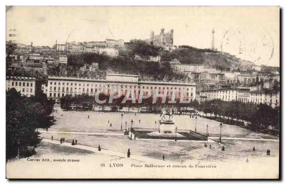 Lyon - Place Bellecour und Fourvière-Hügel — Carrier édit., Modell angemeldet, Nr. 38 - Vorderseite