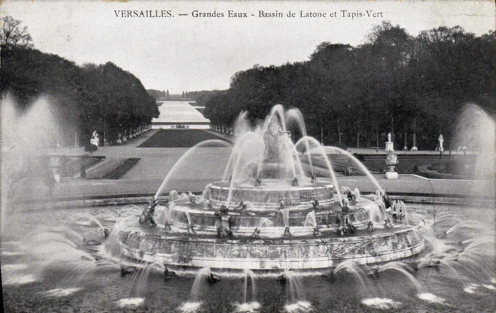 Versailles — Grandes Eaux - Bassin de Latone und Tapis-Vert - Vorderseite
