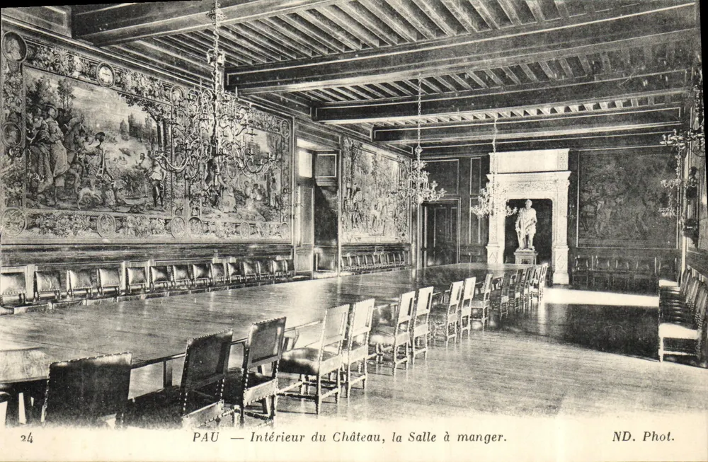 PAU — Innenraum des Schlosses, das Speisezimmer. — ND. Phot. — N° 24 - Vorderseite
