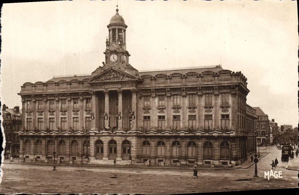 Cambrai (Nord) — Hotel de Ville — Editor Picquet - Frente