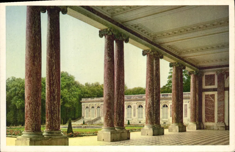 O Grande Trianon — O Pórtico — Imp. Draeger, Castelo de Versailles - Frente