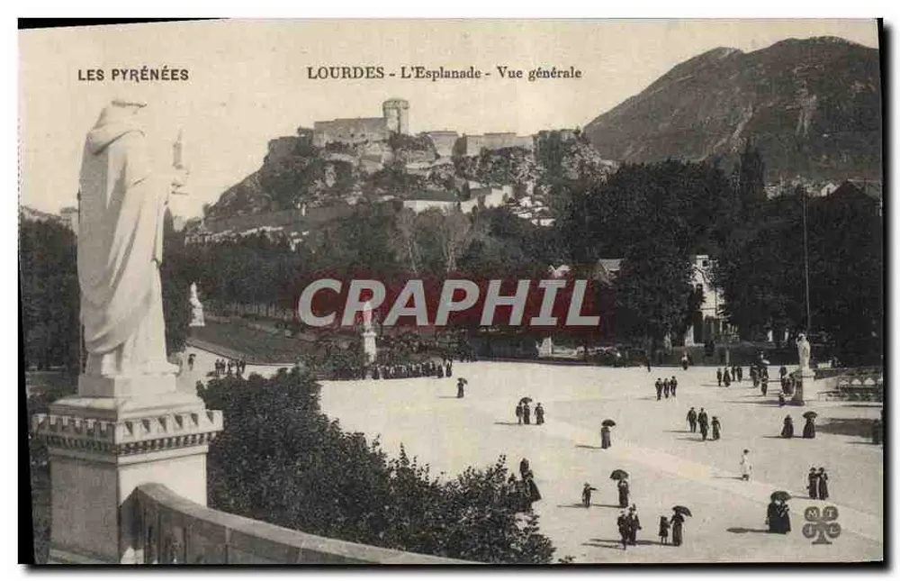 Lourdes - A Esplanada - Vista geral — Os Pirineus - Frente