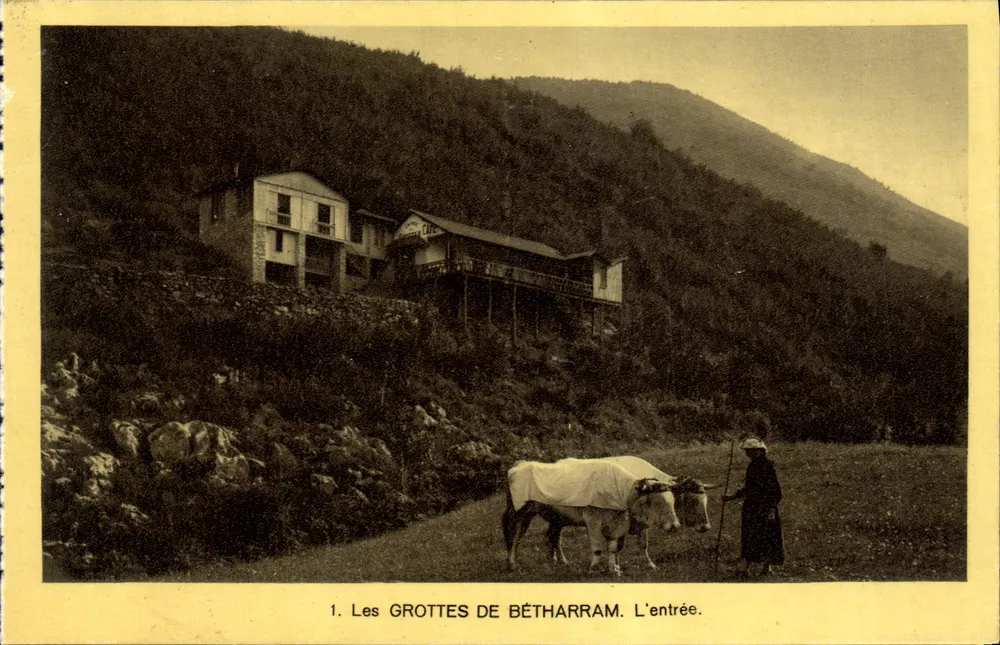 As Grutas de Bétharram — A entrada — Arts des Arts Photomécaniques Straßbourg-Ghilticheim - Frente
