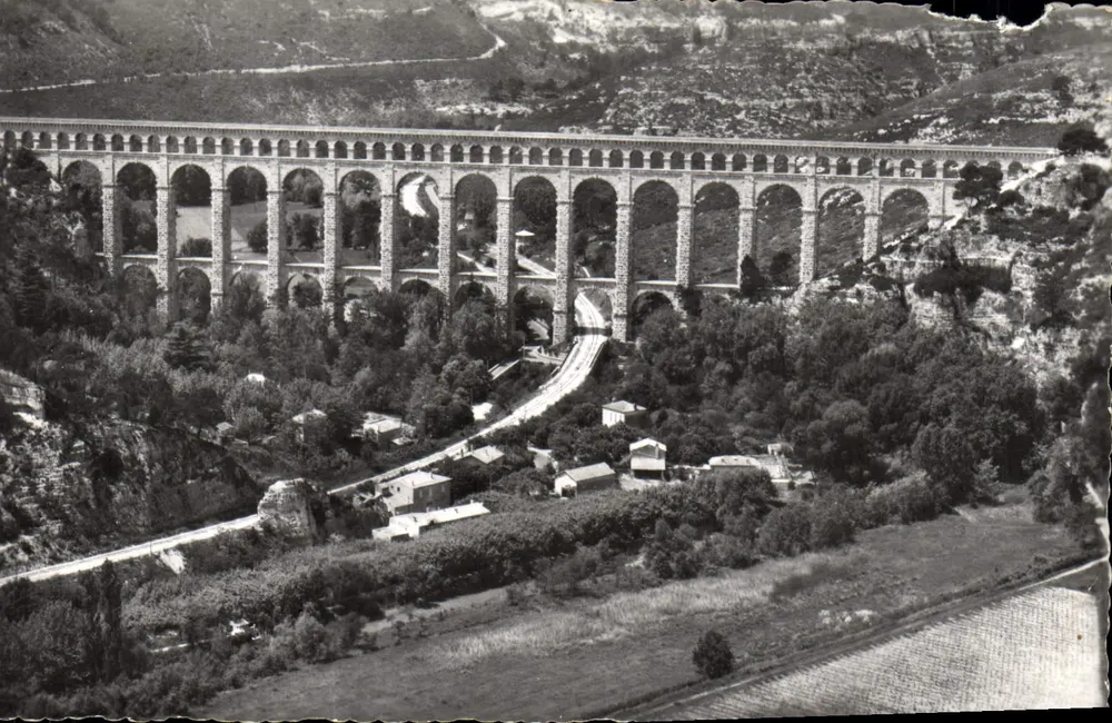 Aigues-Vives — Aqueduto de Roquefavour — Edições Clapier - Frente