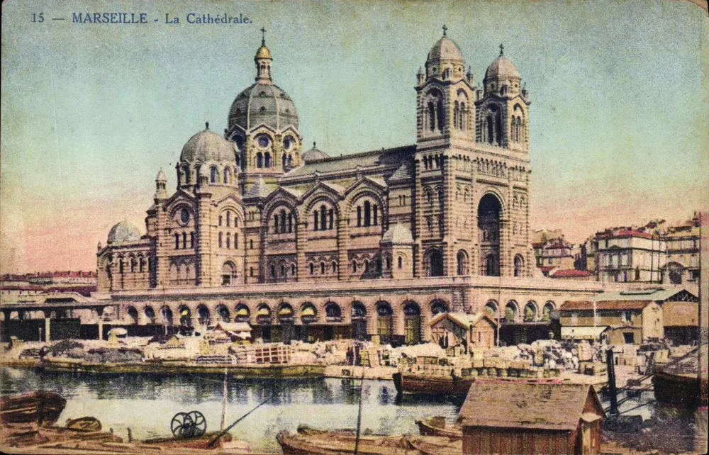 Marseille - A Catedral — vista do porto — editor: Carte Postale Colbert, n°15 - Frente