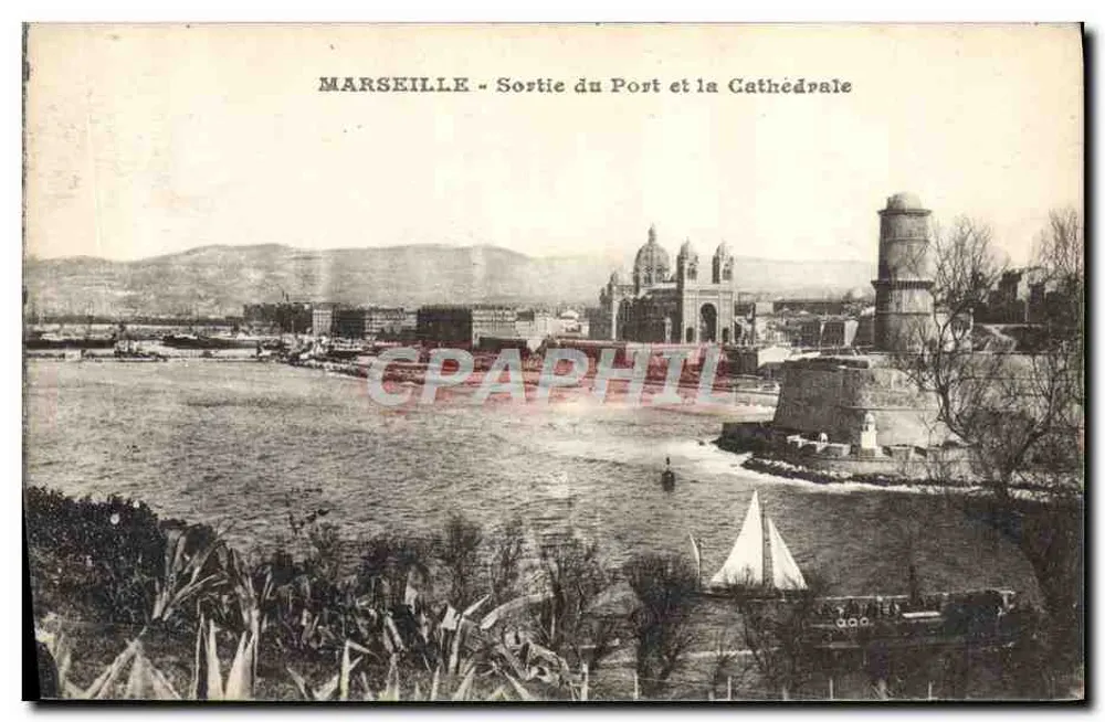 Marseille - Ausfahrt vom Hafen und die Kathedrale - Vorderseite