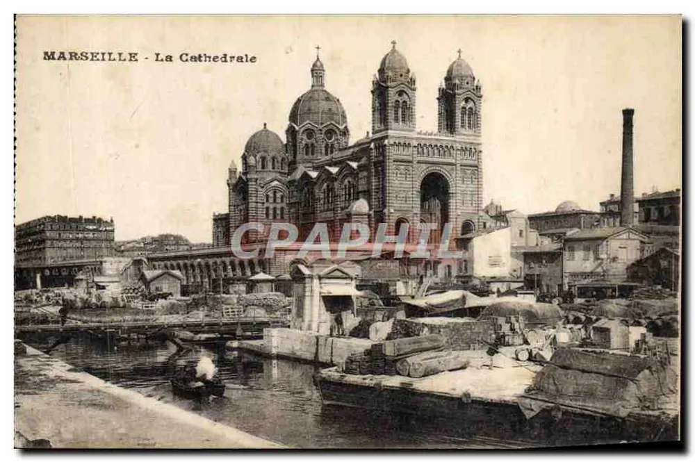 Marseille - A Catedral — vista do porto e dos canteiros - Frente