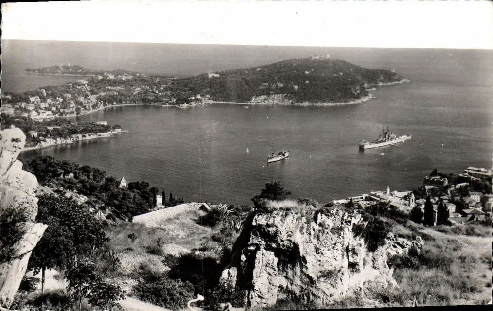 Die Bucht und die Flotte — Ansicht von Villefranche-sur-Mer — Éditions Artistiques Maritimes - Vorderseite